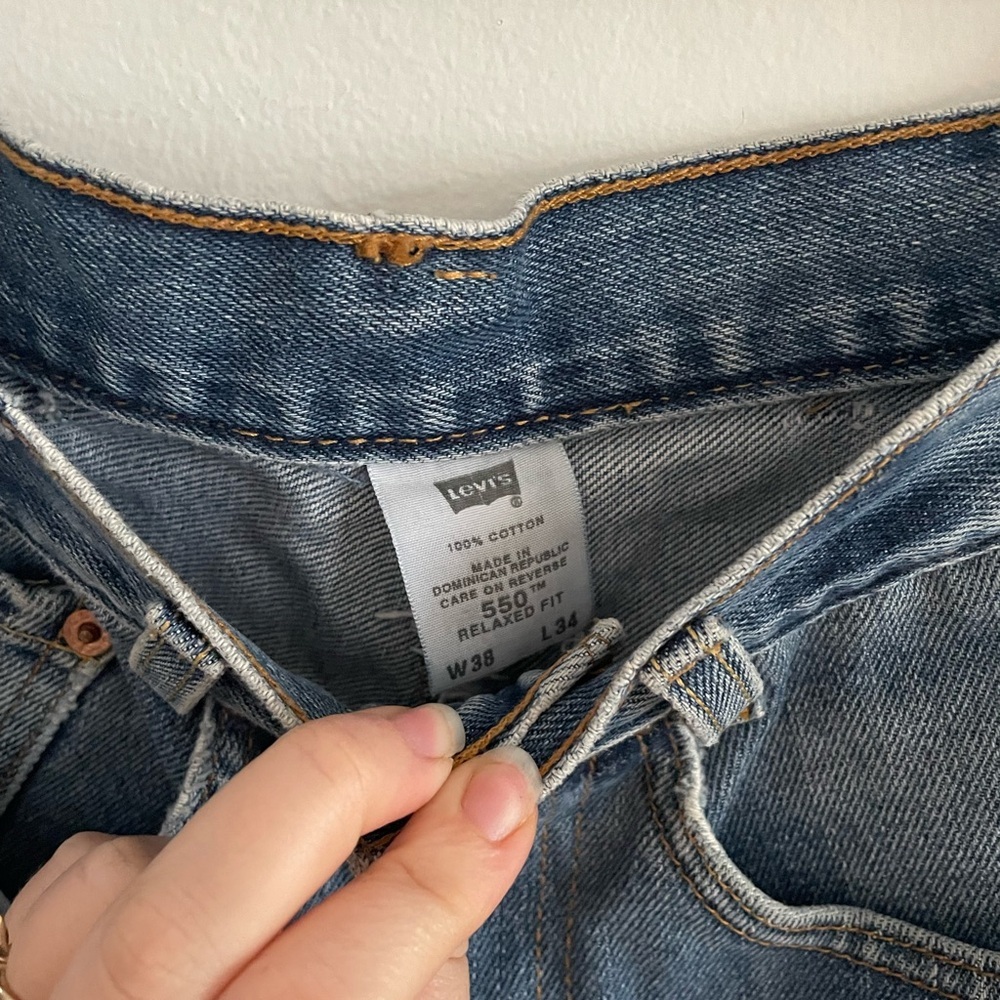 Levi’s Vintage 550 Denim Frayed Hem High-Waist Shorts - Blue - Picture 4 of 8